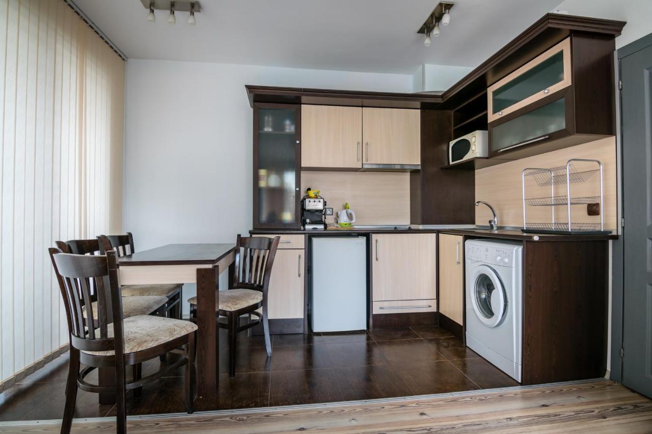 Cozy One-Bedroom Apartment In Night Breeze Бургас Екстериор снимка